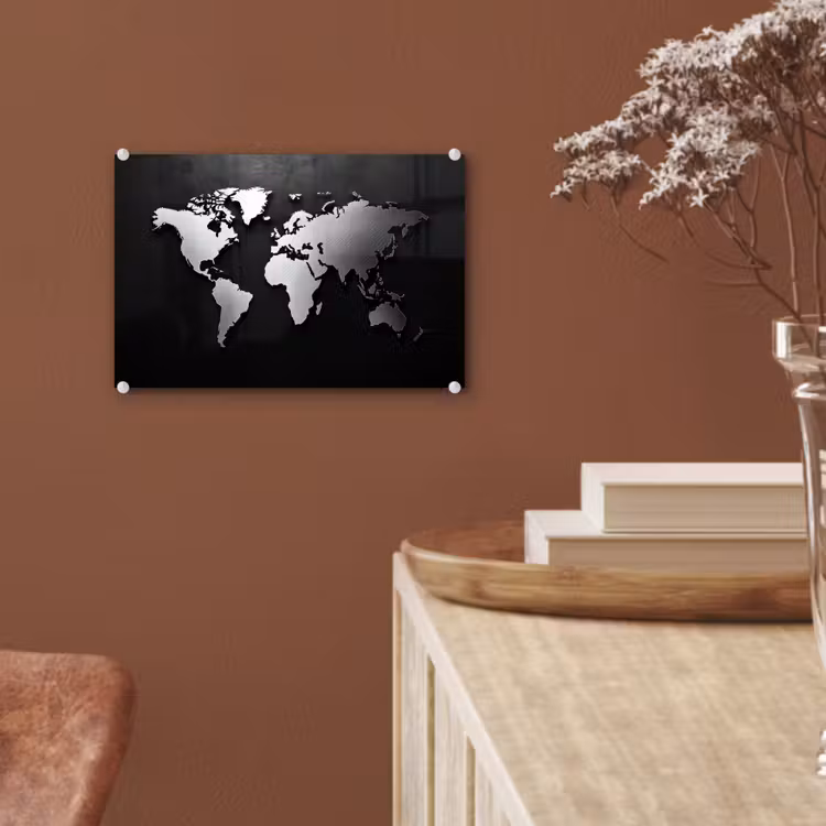 Wereldkaart - Donker - Zilver - Zwart plexiglas 5mm klein -sfeer5