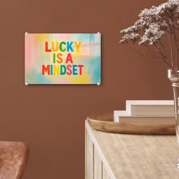 Quote - Lucky - Regenboogkleuren plexiglas 5mm klein -sfeer5