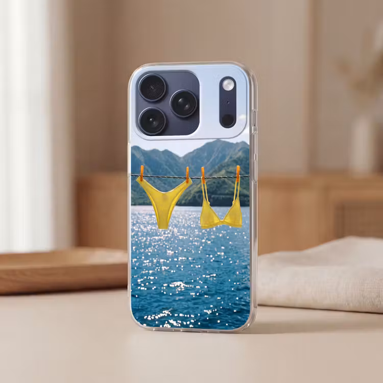 Badmode - Bikini - Zee - Bergen - Geel Telefoonhoesje iPhone 17 Pro klein -sfeer2