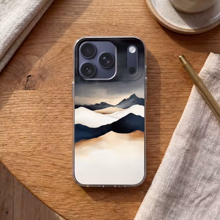 Bergen - Donkerblauw - Landschap Telefoonhoesje iPhone 17 Pro klein -sfeer1