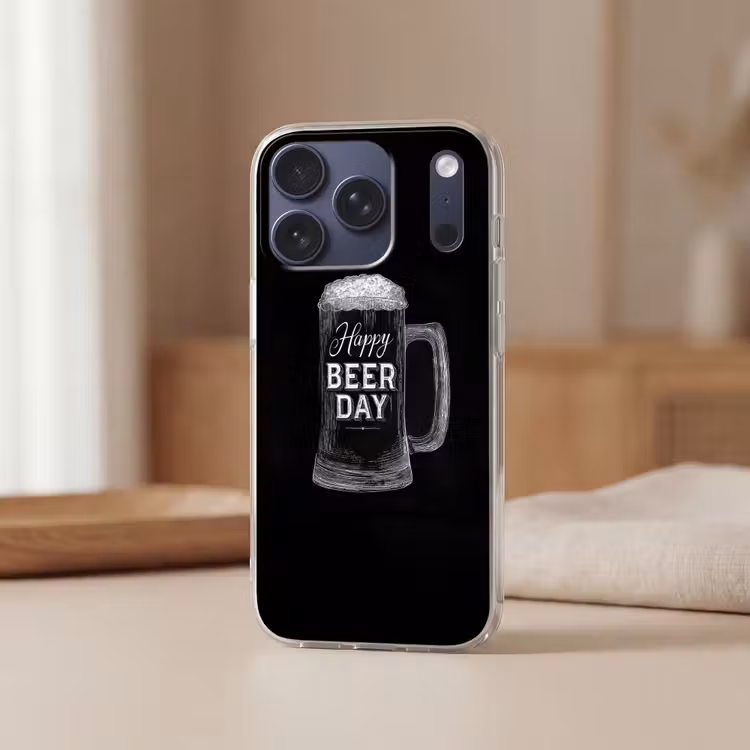 Bierpul - Witte krijtletters - Happy beer day Telefoonhoesje iPhone 17 Pro klein -sfeer2