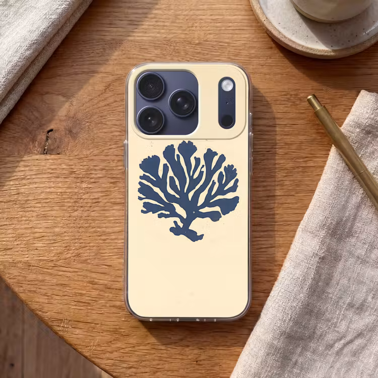 Blauw koraal - Vertakkingen - Beige Telefoonhoesje iPhone 17 Pro klein -sfeer1