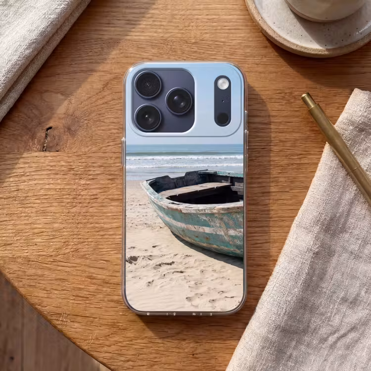 Boot - Zandstrand - Zee Telefoonhoesje iPhone 17 Pro klein -sfeer1