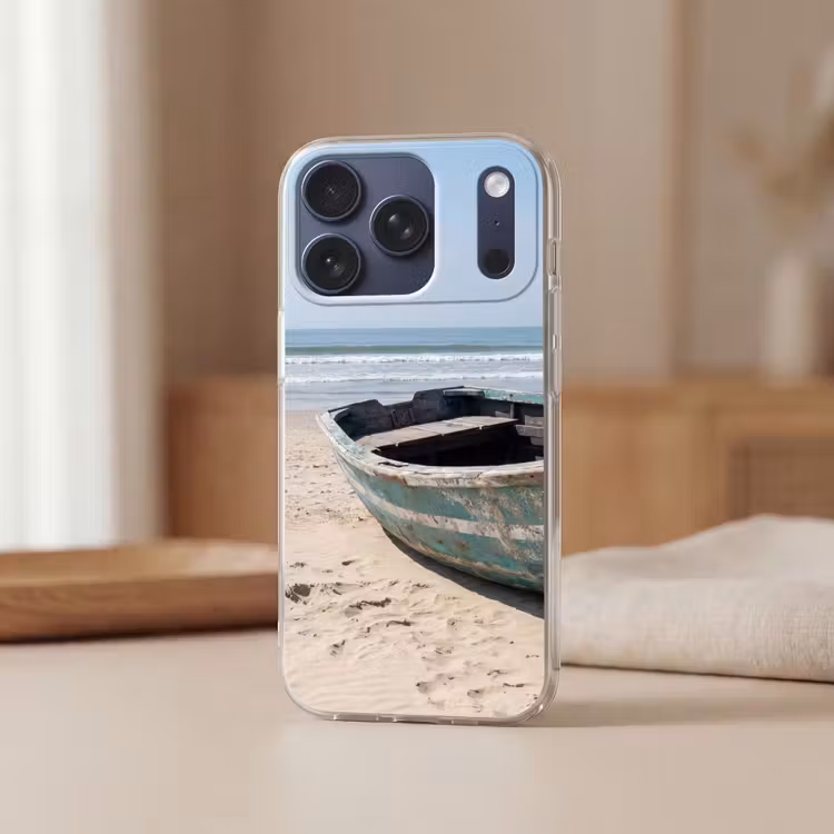 Boot - Zandstrand - Zee Telefoonhoesje iPhone 17 Pro klein -sfeer2