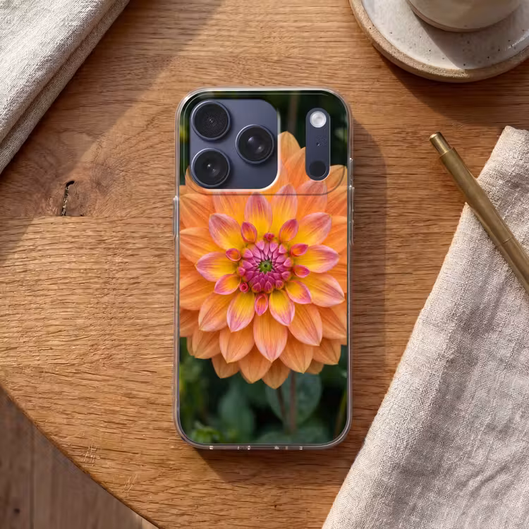 Dahlia - Bloem - Oranje Telefoonhoesje iPhone 17 Pro klein -sfeer1