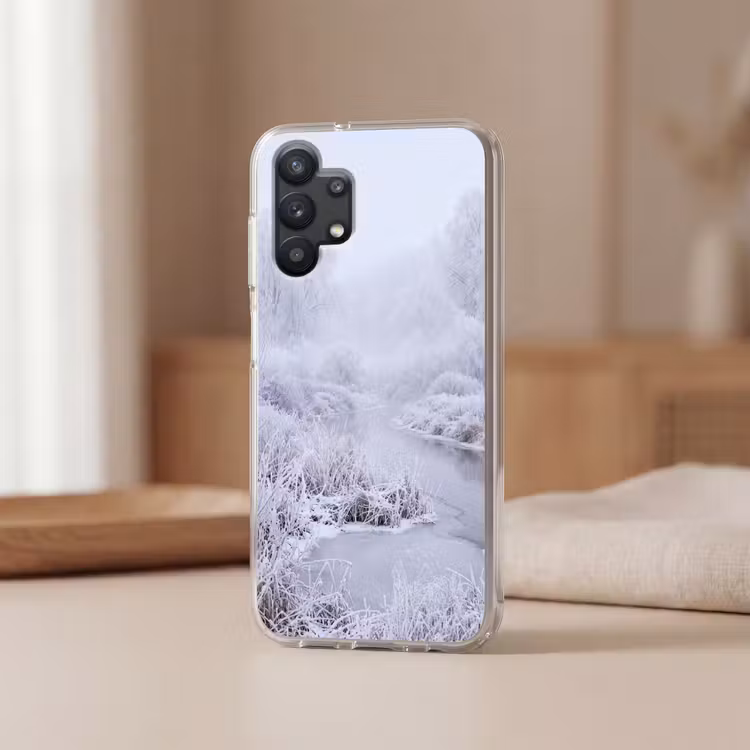 Rivier - Sneeuw - Bos - Winter - Schilderachtig Telefoonhoesje Samsung Galaxy A32 5G klein -sfeer2