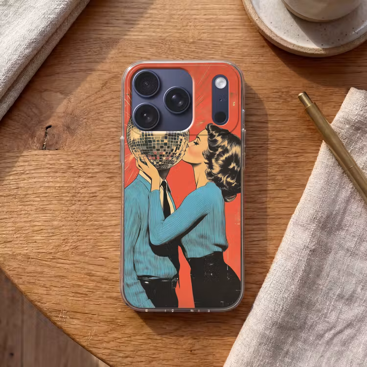 Vrouw - Retro - Discobal - Kus Telefoonhoesje iPhone 17 Pro klein -sfeer1