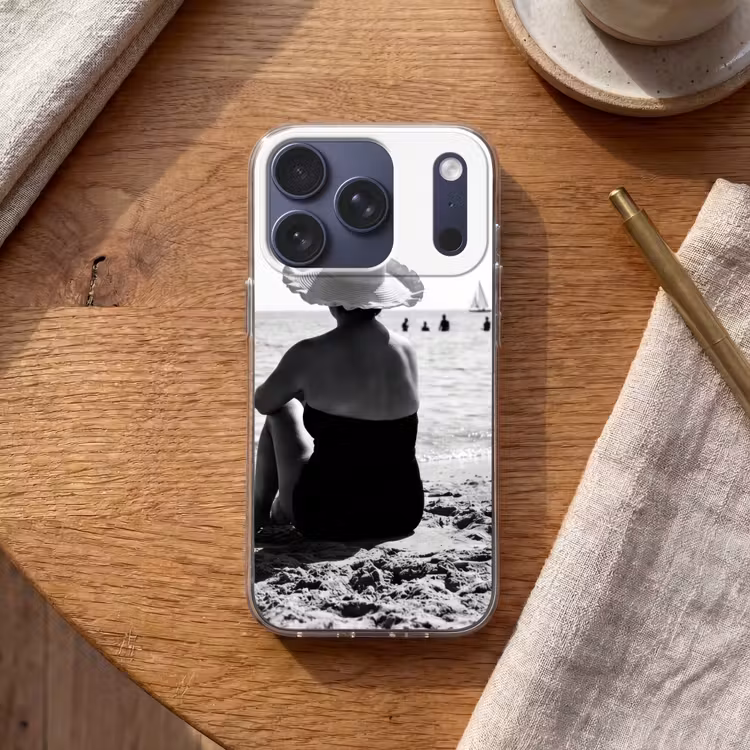 Vrouwen - Zonnehoed - Strand - Zwart - Wit Telefoonhoesje iPhone 17 Pro klein -sfeer1