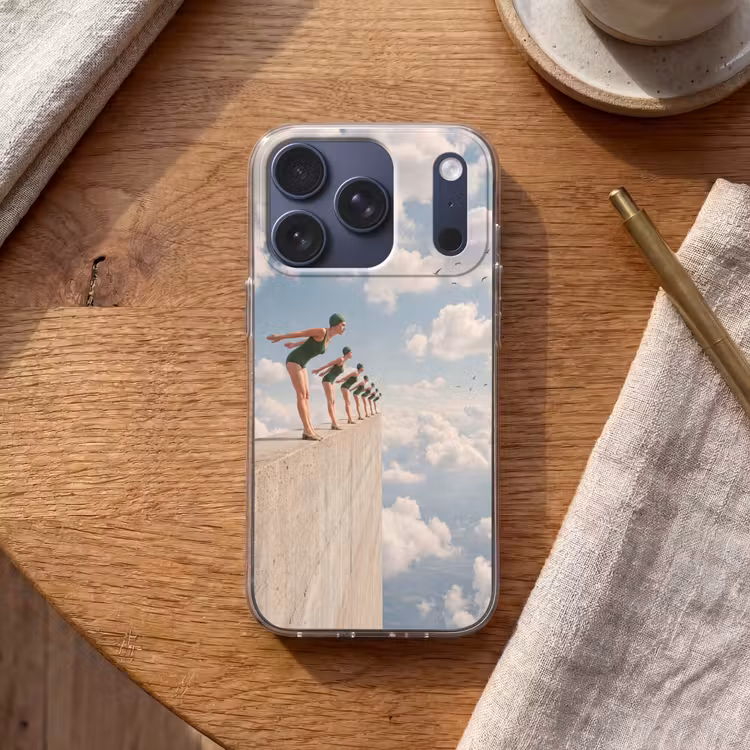 Handyhülle - Frauen – Tauchhaltung – Wolken - Vrouwen - Duikhouding - Wolken Telefoonhoesje iPhone 17 Pro klein