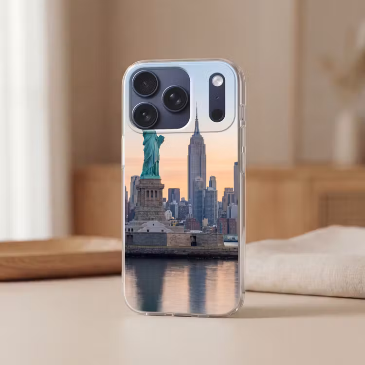 Vrijheidsbeeld - New York - Zonsopgang - Stad - Architectuur Telefoonhoesje iPhone 17 Pro klein -sfeer2