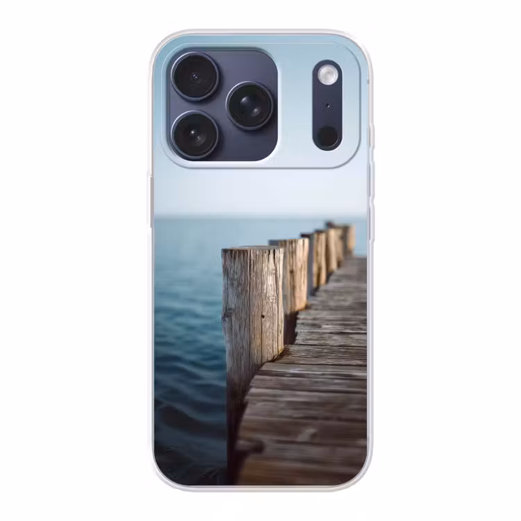 Houten steiger - Helderblauwe lucht Telefoonhoesje iPhone 17 Pro klein -3d