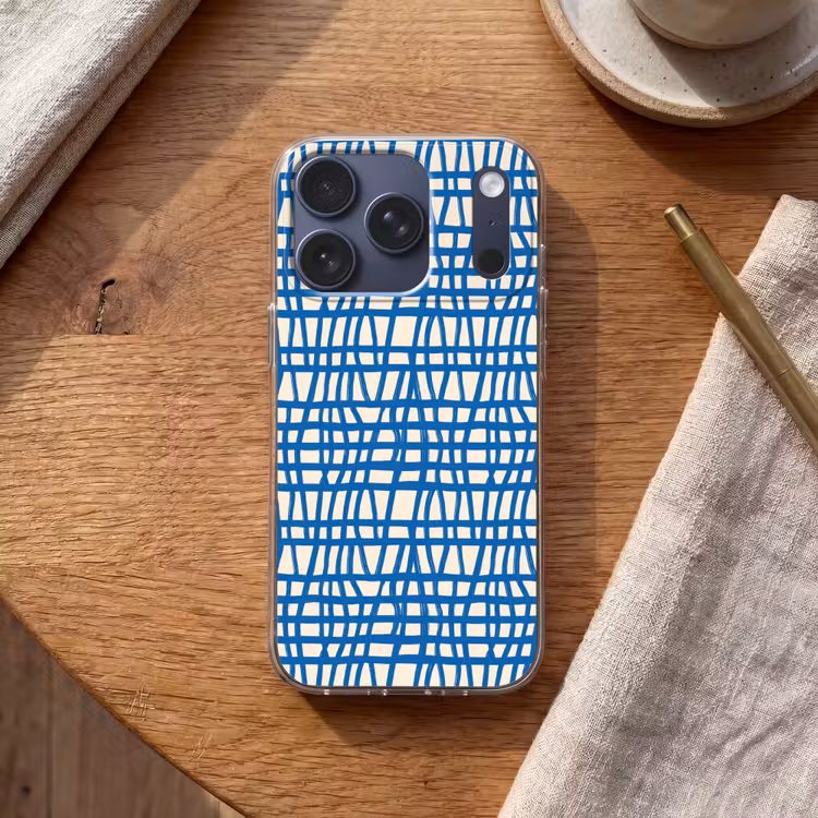 Ruitpatroon - Blauw - Crème Telefoonhoesje iPhone 17 Pro klein 878 -sfeer1