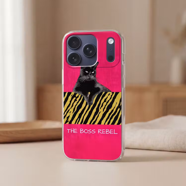 Kat - Baas - Roze - Tijgerprint Telefoonhoesje iPhone 17 Pro klein -sfeer2