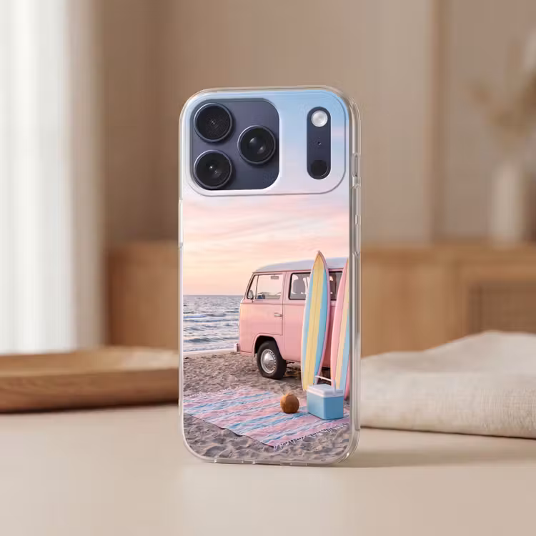 Busje - Strand - Surfplank - Zomer - Roze Telefoonhoesje iPhone 17 Pro klein -sfeer2