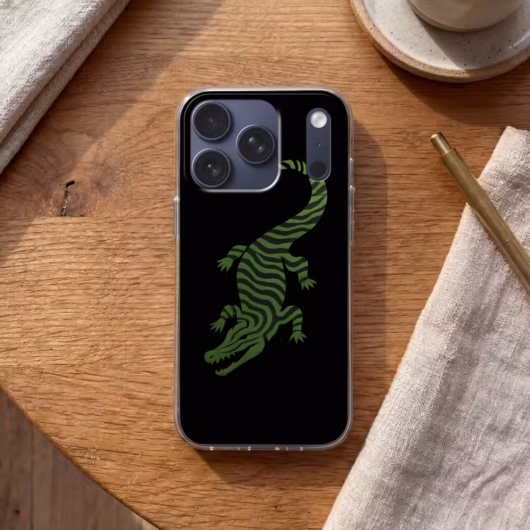Krokodil - Groen - Tijgerachtig - Strepen Telefoonhoesje iPhone 17 Pro klein -sfeer1