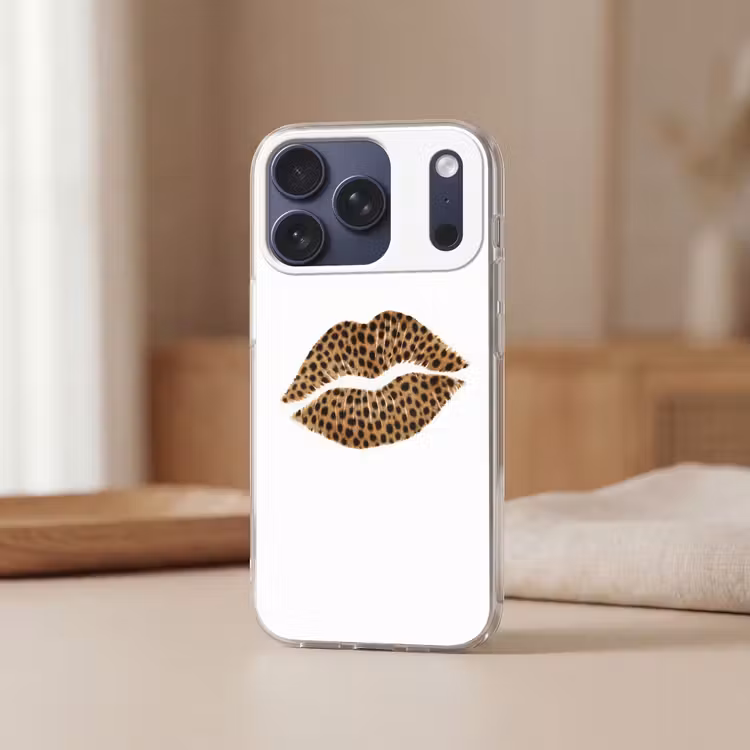 Lip - Panterprint - Minimalistisch - Wit Telefoonhoesje iPhone 17 Pro klein -sfeer2