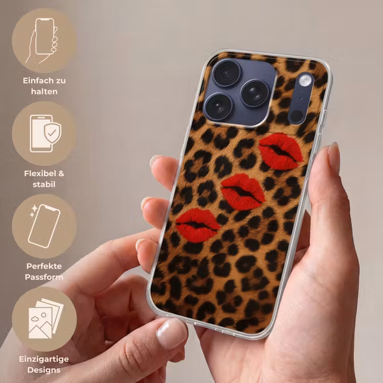 Lippen - Drie - Rood - Panterprint Telefoonhoesje iPhone 17 Pro klein -sfeer3_DE