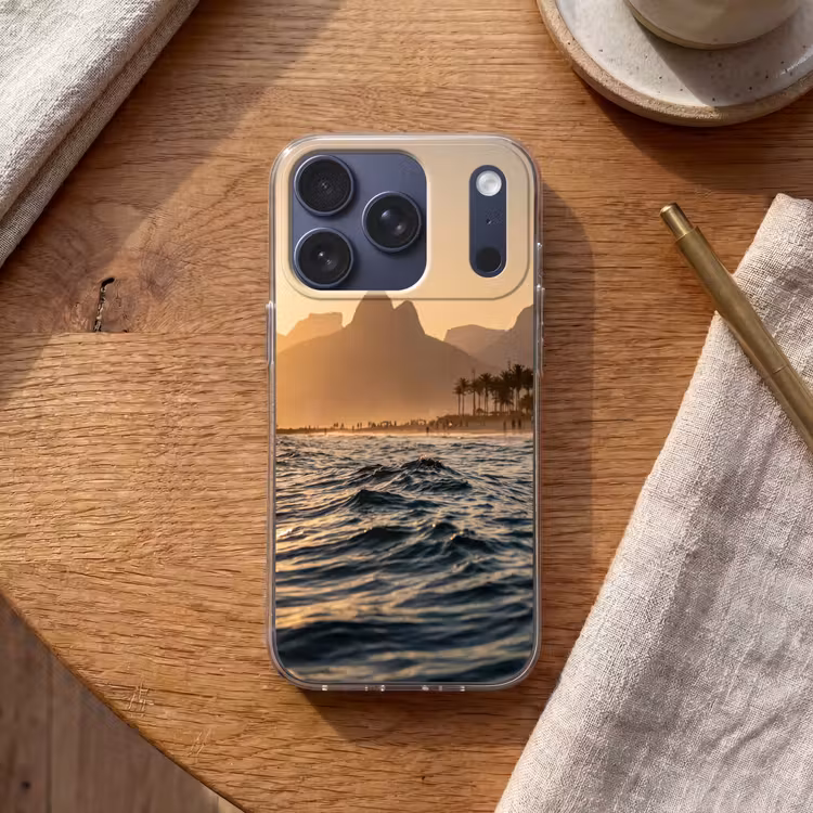 Zee - Golven - Zonsondergang - Kust - Goud Telefoonhoesje iPhone 17 Pro klein -sfeer1