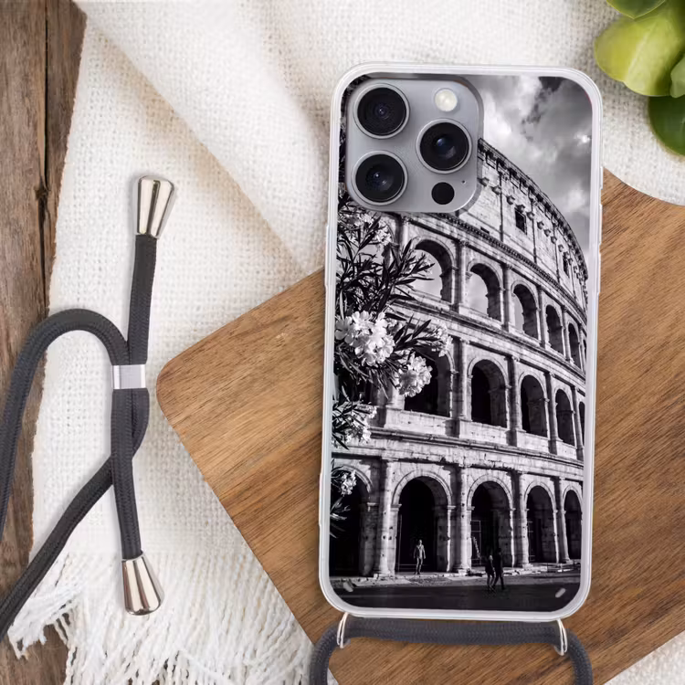 Architectuur - Colosseum - Rome - Historisch - Zwart-wit Hoesje iPhone 16 Pro Max met koord klein -sfeer4