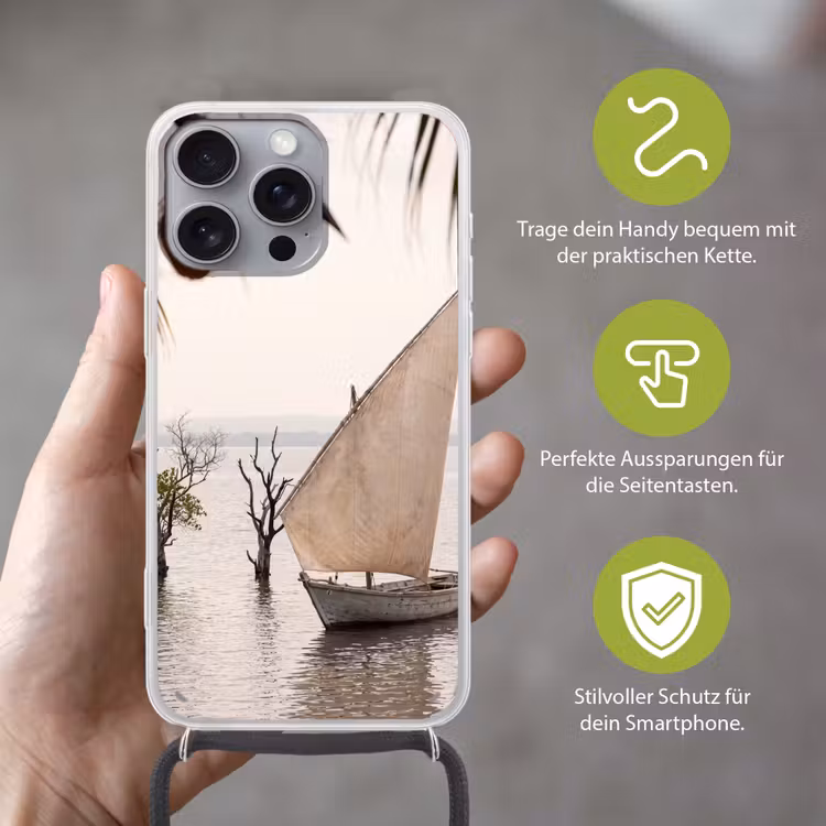 Boot - Zeil - Water - Tropisch - Natuur Hoesje iPhone 16 Pro Max met koord klein -sfeer2_DE
