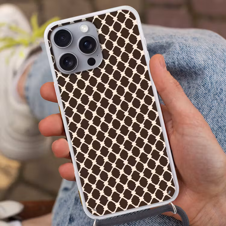 Bruin - Ruitpatroon - Geometrisch Hoesje iPhone 16 Pro Max met koord klein 804 -sfeer3