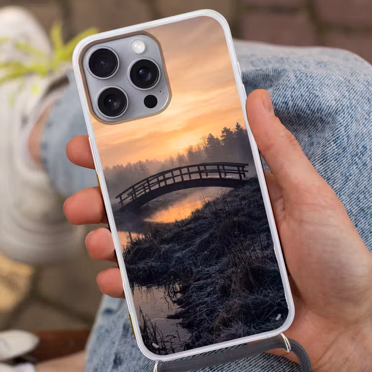 Brug - Mist - Bomen - Water Hoesje iPhone 16 Pro Max met koord klein -sfeer3
