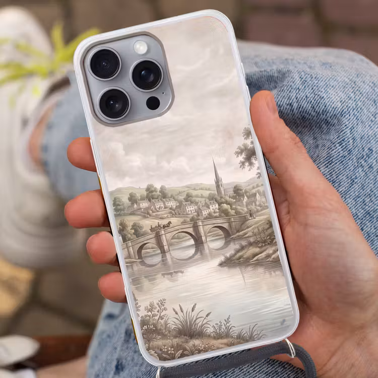 Dorp - Brug - Uitzicht - Groen Hoesje iPhone 16 Pro Max met koord klein -sfeer3