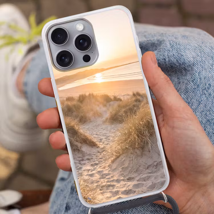 Duinen - Strand - Zee Hoesje iPhone 16 Pro Max met koord klein -sfeer3