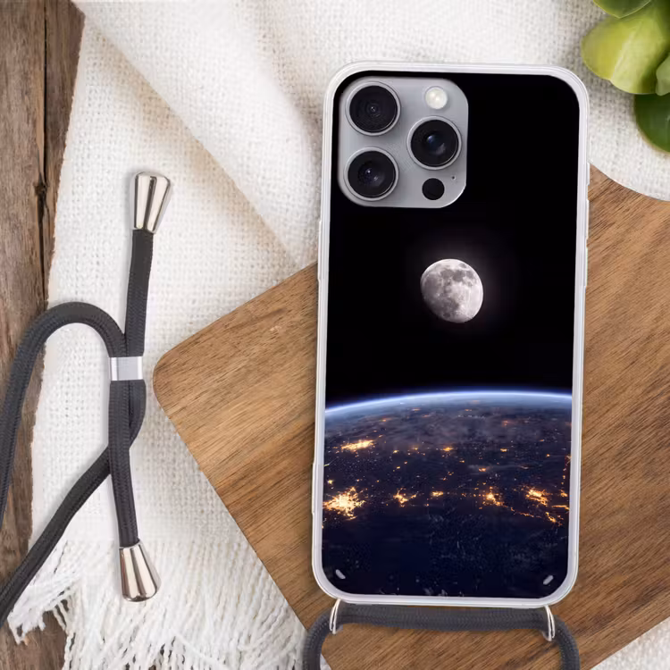 Handyhülle mit Band - Erde – Nacht – Weltraum - Aarde - Nacht - Ruimte Hoesje iPhone 16 Pro Max met koord klein