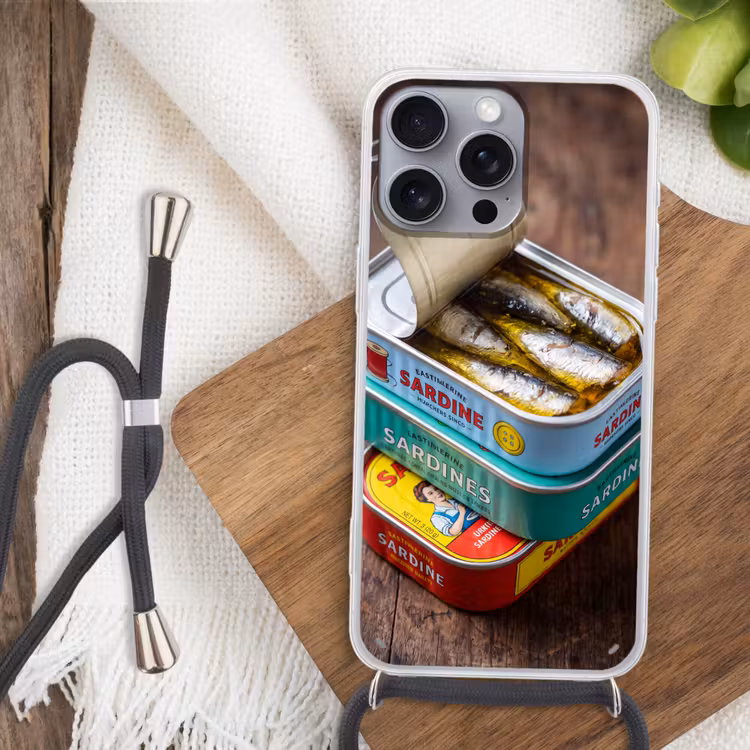 Handyhülle mit Band - Fisch – Dosen – Küche - Vis - Blikjes - Keuken Hoesje iPhone 16 Pro Max met koord klein