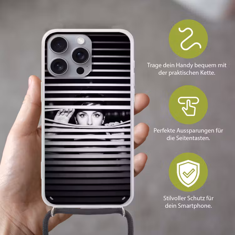 Vrouw - Jaloezieën - Portret - Zwart-wit Hoesje iPhone 16 Pro Max met koord klein -sfeer2_DE