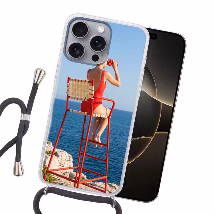 Vrouw - Zee - Kust - Verrekijker - Rood Hoesje iPhone 16 Pro Max met koord klein -sfeer1