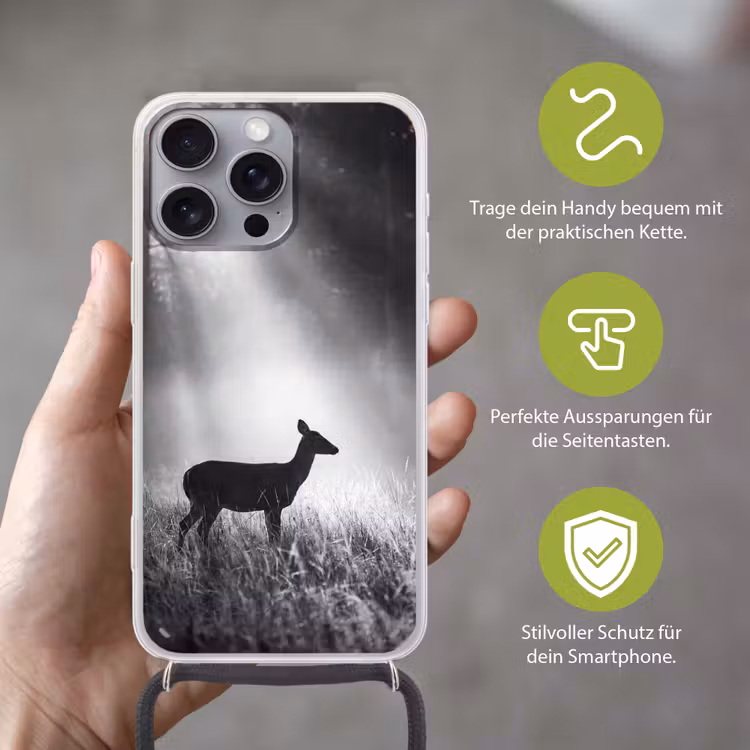 Hert - Bos - Zonnestralen - Zwart-wit - Natuur Hoesje iPhone 16 Pro Max met koord klein -sfeer2_DE