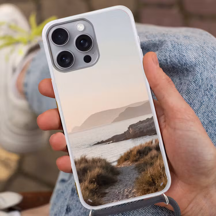 Landschap - Kust - Duinen Hoesje iPhone 16 Pro Max met koord klein -sfeer3