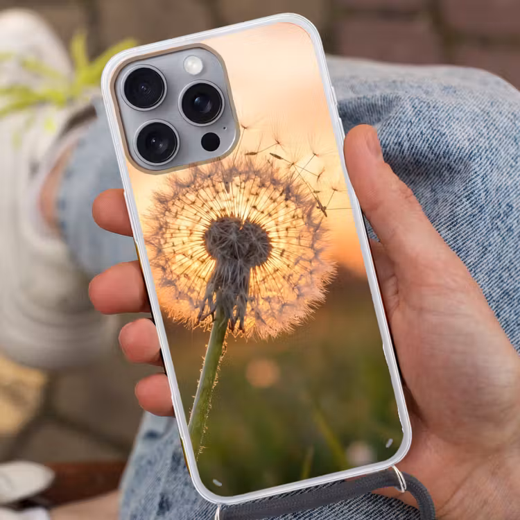 Paardenbloem - Zonsondergang - Veld Hoesje iPhone 16 Pro Max met koord klein -sfeer3