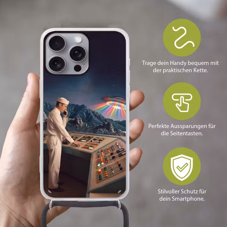 Handyhülle mit Band - Mann – Kontrollraum – Strand - Man - Controlekamer - Strand Hoesje iPhone 16 Pro Max met koord klein