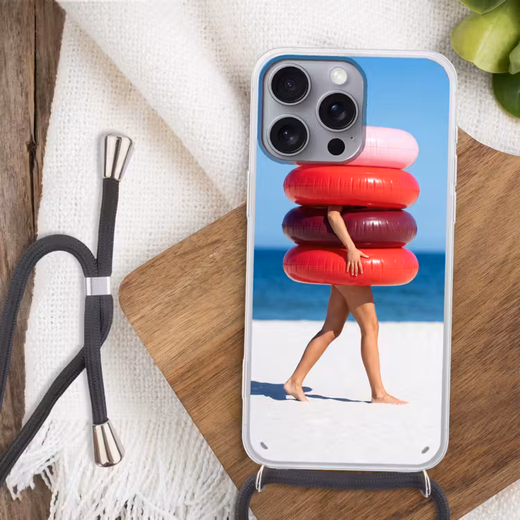 Mensen - Strand - Zomer - Recreatie - Kleurrijk Hoesje iPhone 16 Pro Max met koord klein -sfeer4