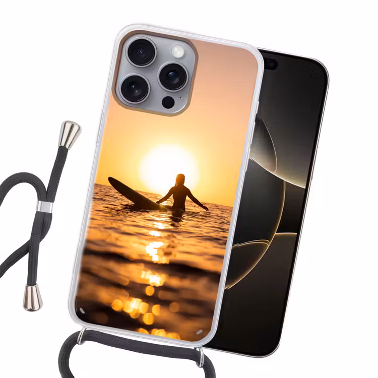 Persoon - Surfen - Zonsondergang - Zee - Oranje Hoesje iPhone 16 Pro Max met koord klein -sfeer1