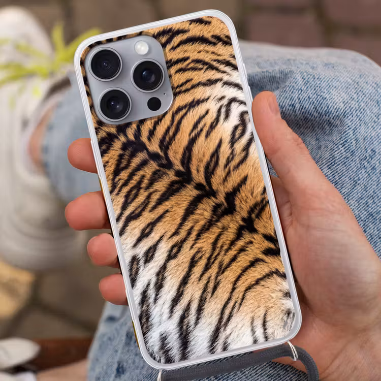 Realistisch - Tijgervacht - Zwart Hoesje iPhone 16 Pro Max met koord klein -sfeer3