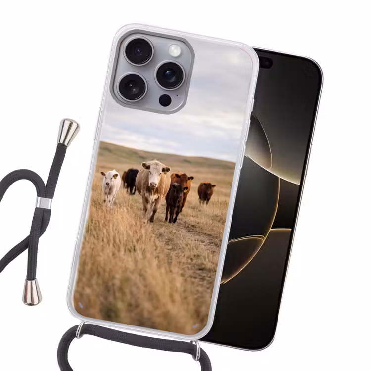 Runderen - Kudde - Landschap - Weide - Rustig Hoesje iPhone 16 Pro Max met koord klein -sfeer1