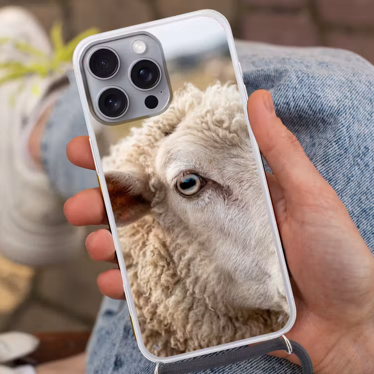 Schaap - Oog - Wit Hoesje iPhone 16 Pro Max met koord klein -sfeer3