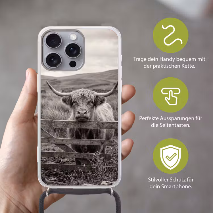 Schotse hooglander - Zwart - Wit - Hout Hoesje iPhone 16 Pro Max met koord klein -sfeer2_DE