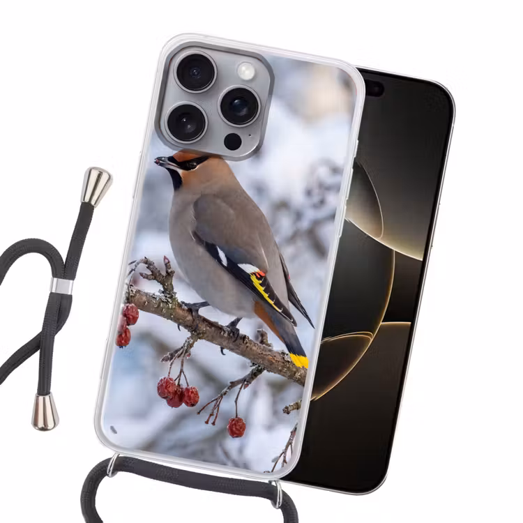 Pestvogel - Bessen - Winter - Natuur Hoesje iPhone 16 Pro Max met koord klein -sfeer1