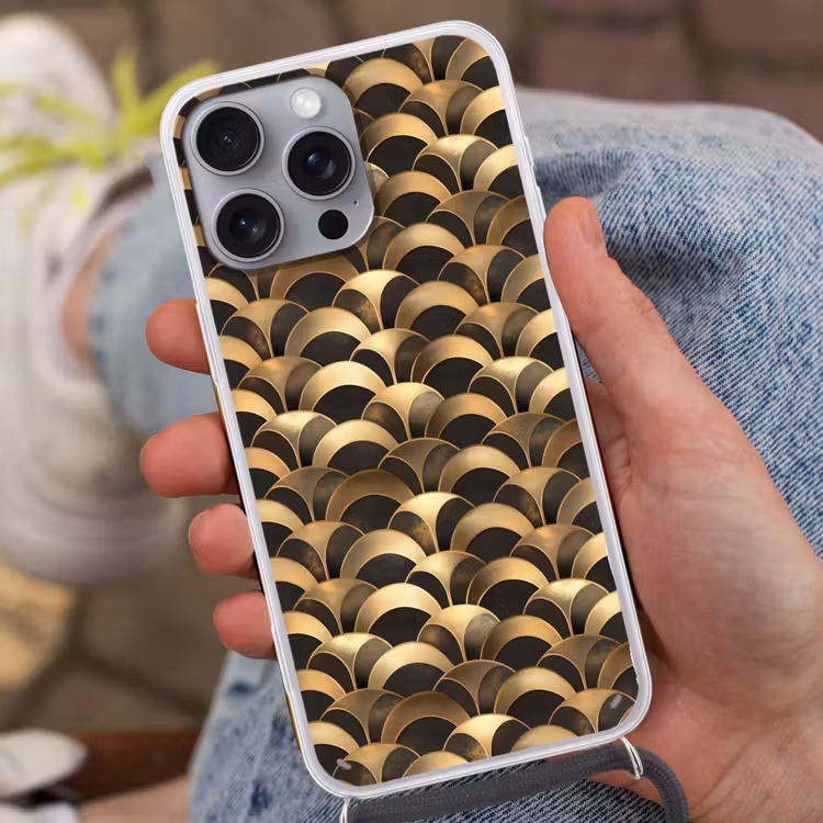 Schubben - Structuur - Goud Hoesje iPhone 16 Pro Max met koord klein 804 -sfeer3