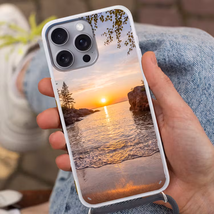 Zonsondergang - Kust - Water - Natuur - Oranje Hoesje iPhone 16 Pro Max met koord klein -sfeer3