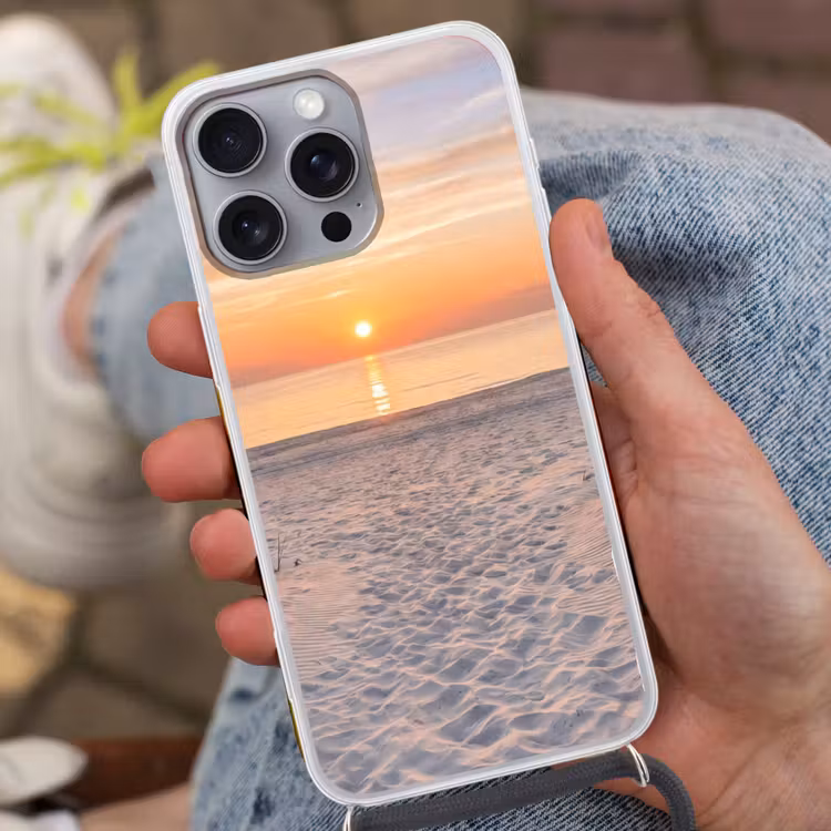 Zonsondergang - Strand - Zand Hoesje iPhone 16 Pro Max met koord klein -sfeer3