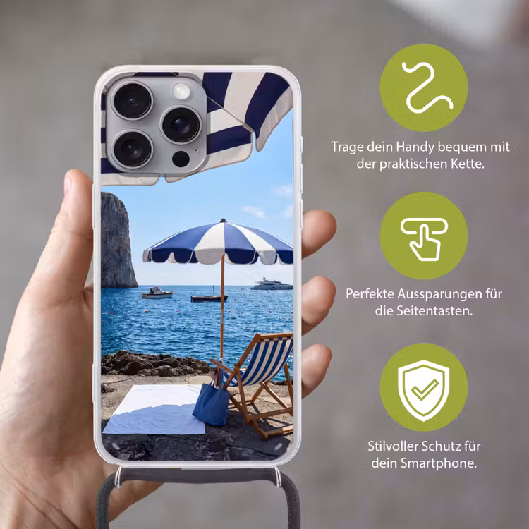 Strand - Ligstoel - Parasol - Zomer - Blauw Hoesje iPhone 16 Pro Max met koord klein -sfeer2_DE