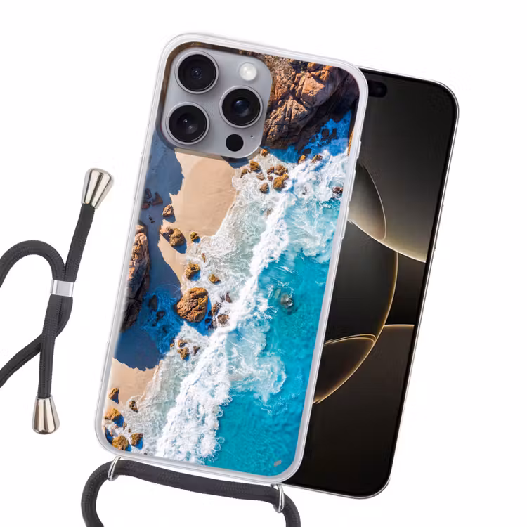 Strand - Zee - Rotsen - Natuur - Blauw Hoesje iPhone 16 Pro Max met koord klein -sfeer1