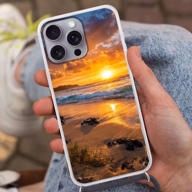 Strand - Zonsondergang - Golven - Natuur - Oranje Hoesje iPhone 16 Pro Max met koord klein -sfeer3