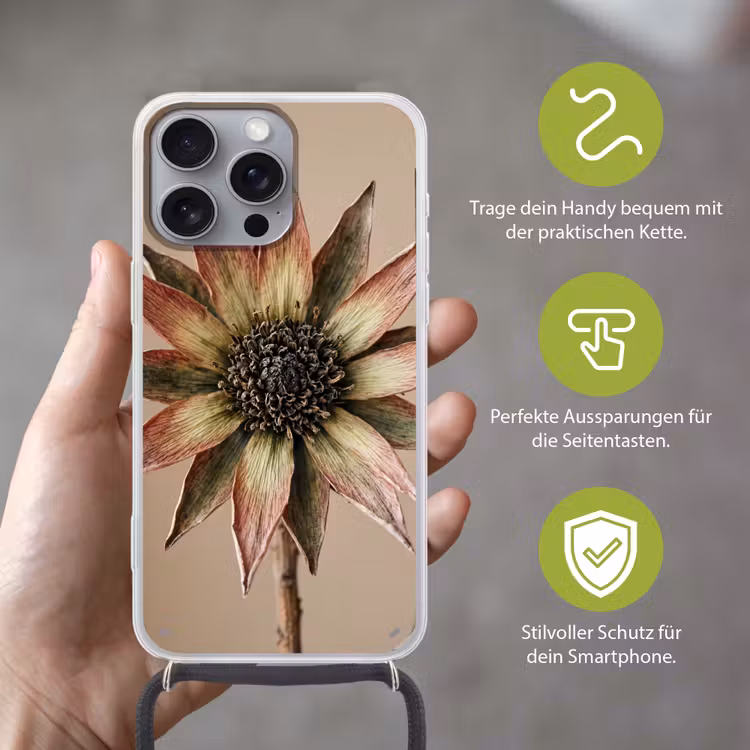 Droogbloem - Protea - Vintage - Beige - Rustiek Hoesje iPhone 16 Pro Max met koord klein -sfeer2_DE